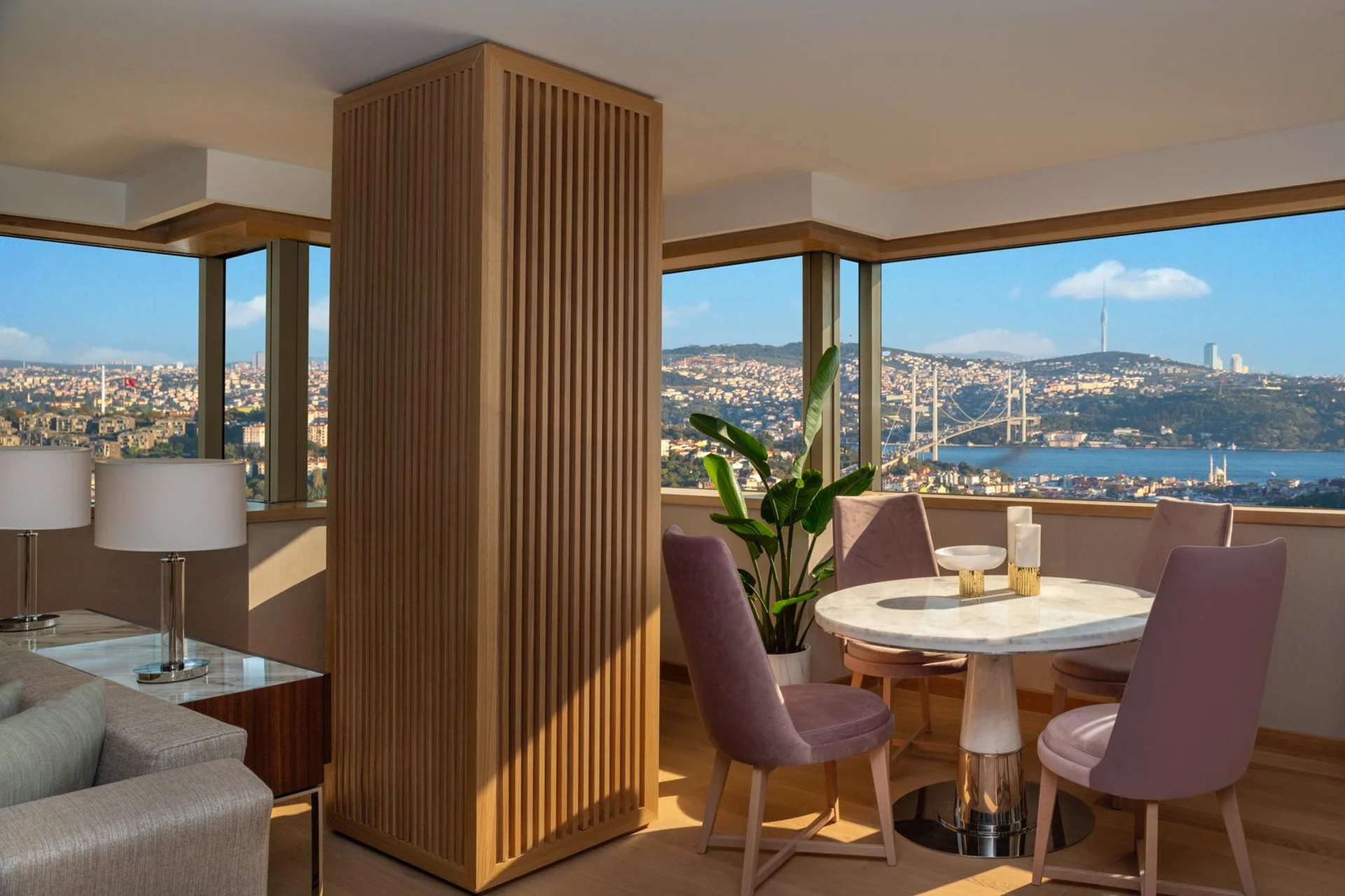 Bosphorus manzaralı süit yaşam alanı